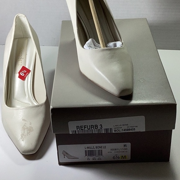 Franco Sarto Women's Mills Pump. Note: little stain on top of one shoe see pics - Picture 9 of 11